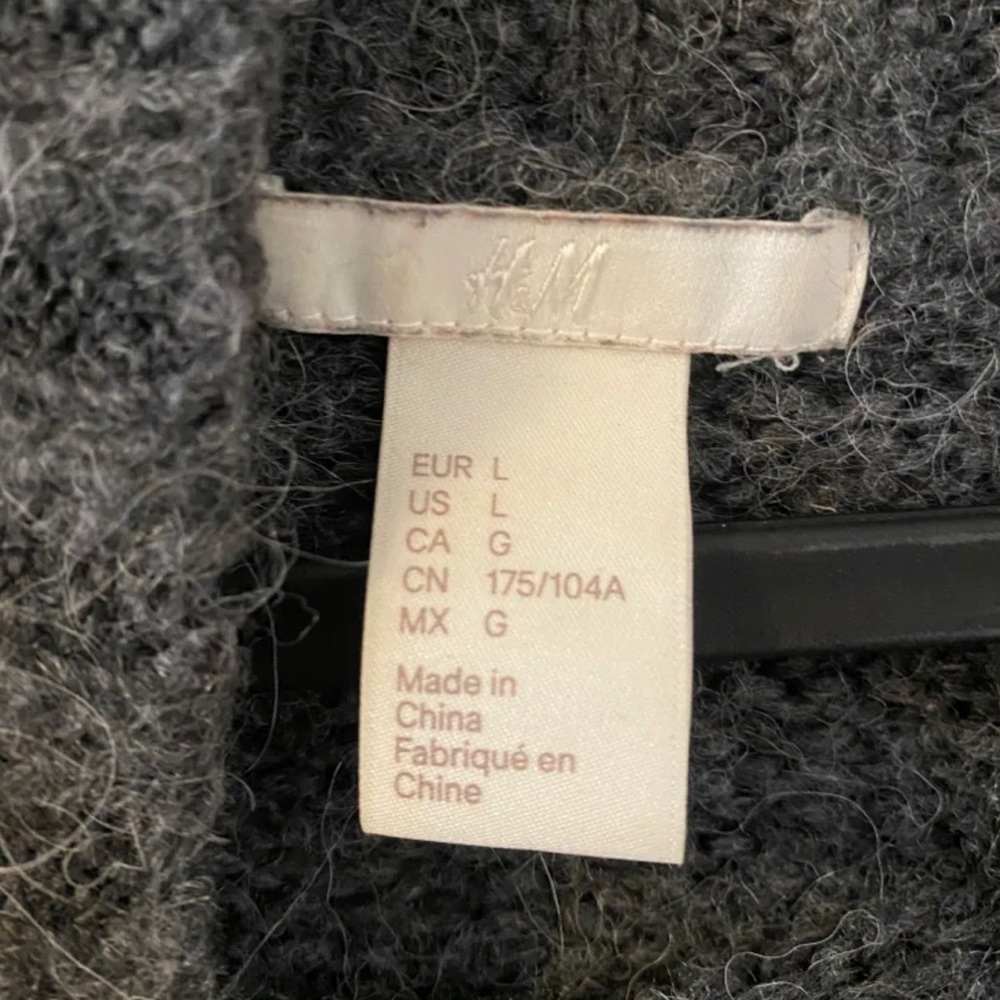 H&m sweater - Picture 2 of 3
